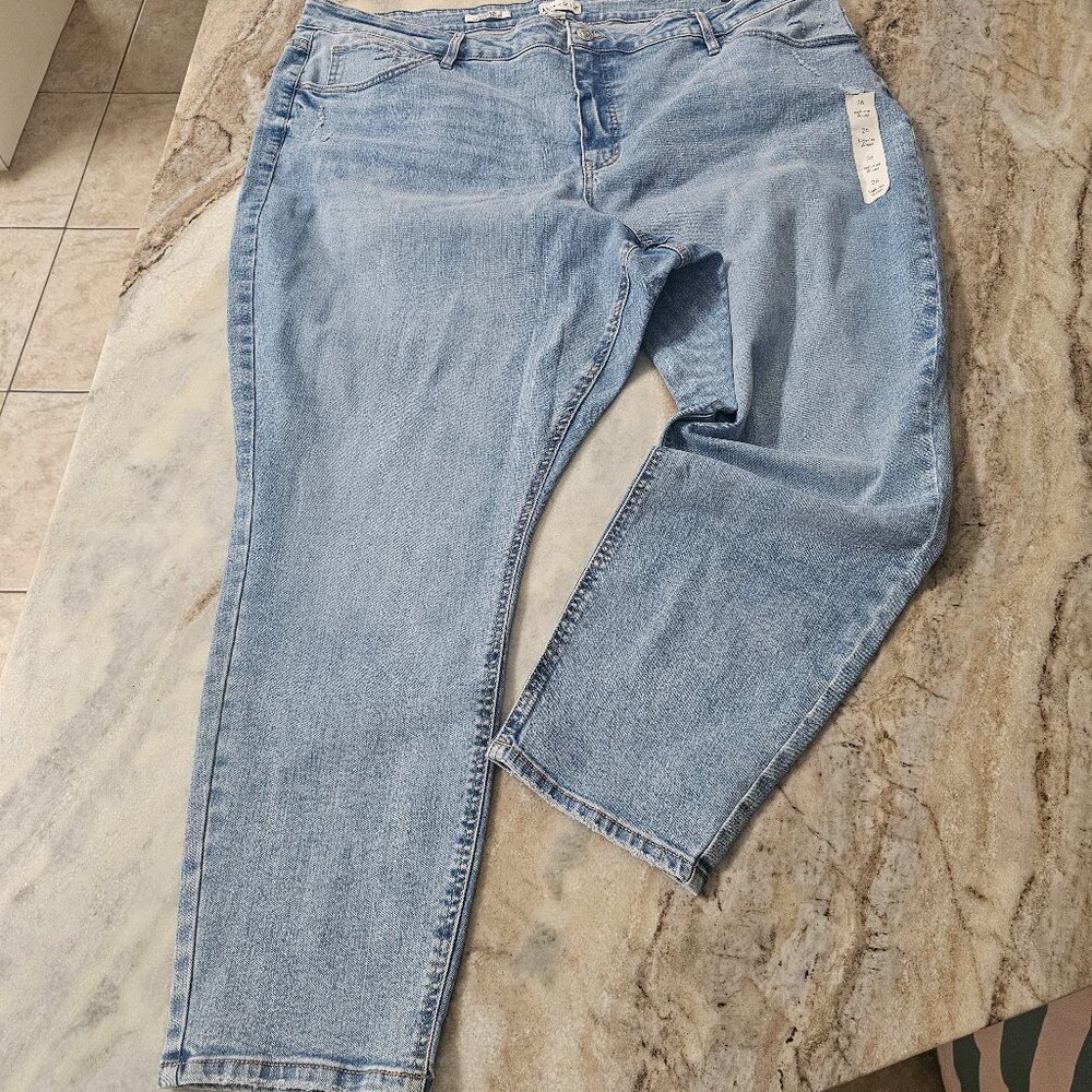 Ava & Viv High Rise Skinny Jeans Size 26 Light Wash Distressed NWT
